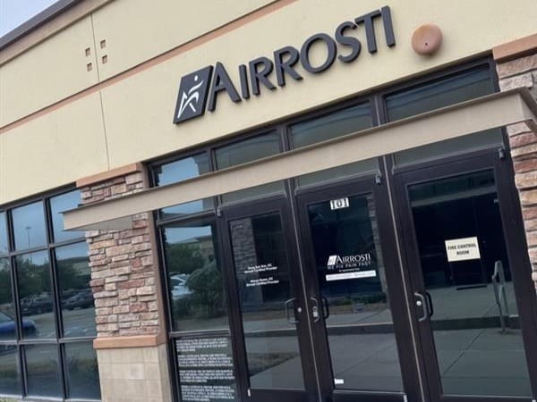 exterior entrance at Airrosti Las Colinas