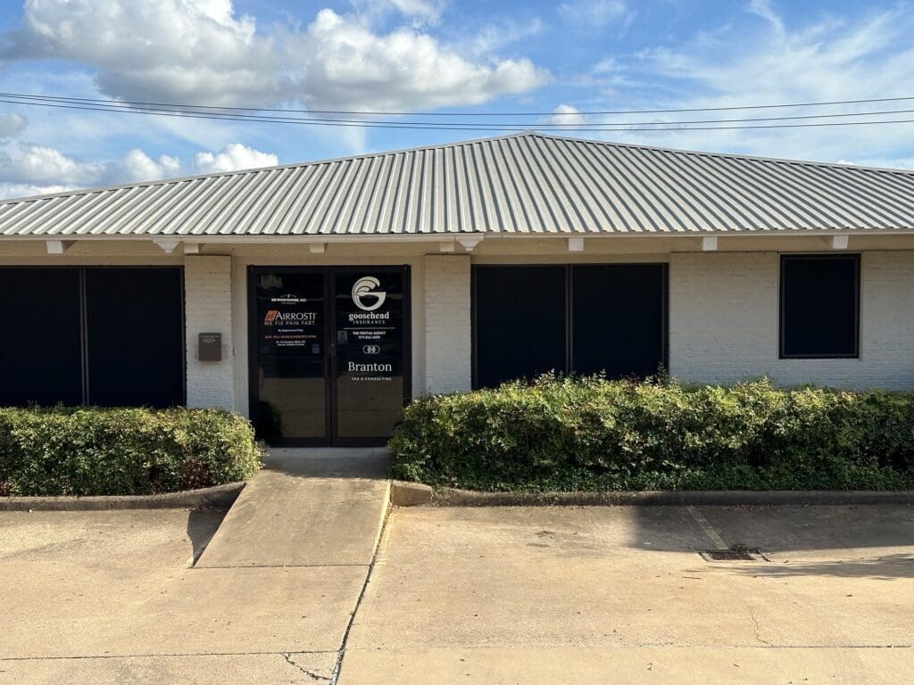 Exterior building at Airrosti Brenham