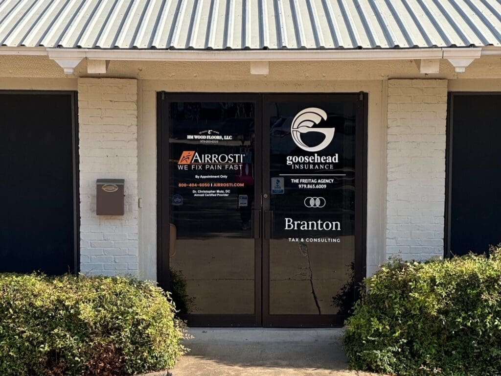 Exterior entrance at Airrosti Brenham
